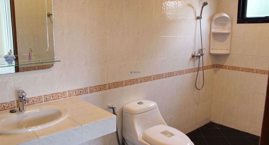 For rent 3 bedrooms house in East Pattaya, Pattaya