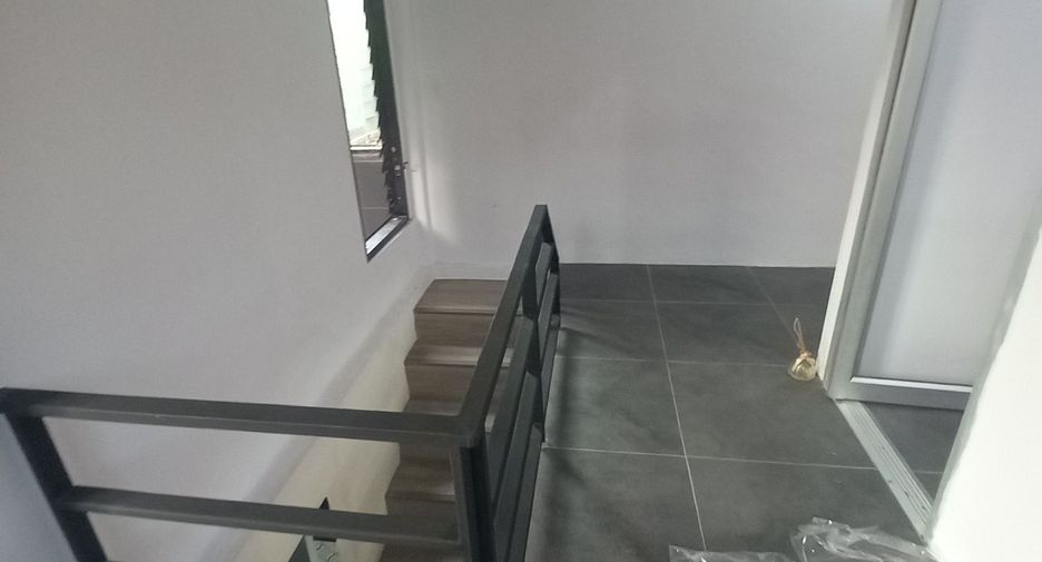 Casa adosada en alquiler de 3 habitaciones en Din Daeng, Bangkok