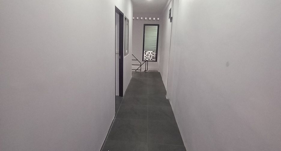 Casa adosada en alquiler de 3 habitaciones en Din Daeng, Bangkok