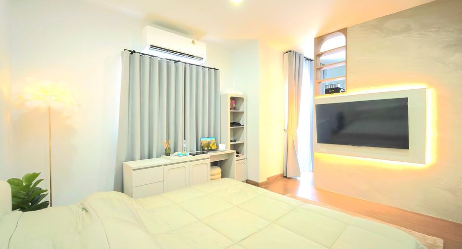 For rent 4 bedrooms house in East Pattaya, Pattaya