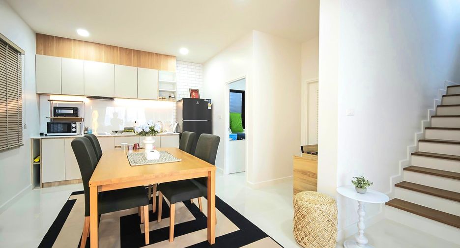 For rent 4 bedrooms house in East Pattaya, Pattaya