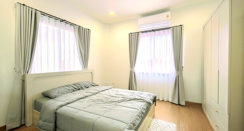 For rent 4 bedrooms house in East Pattaya, Pattaya