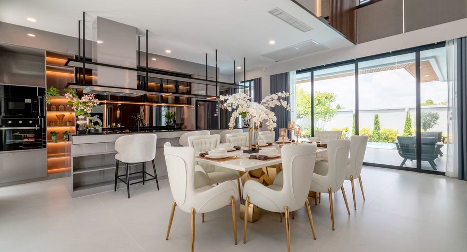 For sale 5 bedrooms house in East Pattaya, Pattaya