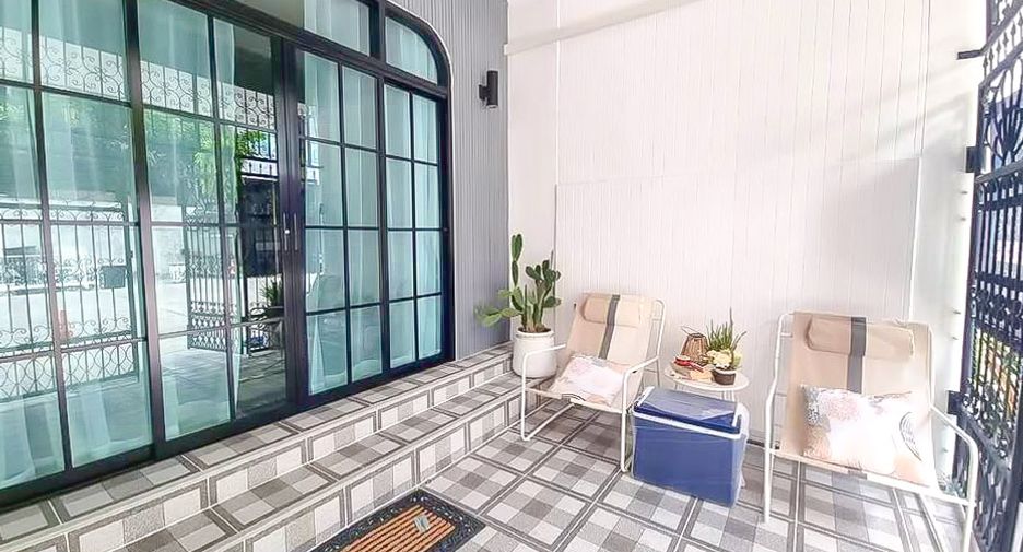 Casa adosada en venta de 4 habitaciones en South Pattaya, Pattaya