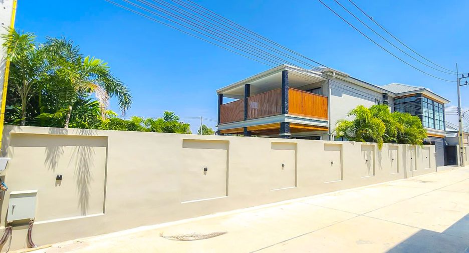 For rent 5 bedrooms house in East Pattaya, Pattaya