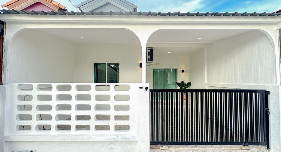 Casa adosada en venta de 2 habitaciones en East Pattaya, Pattaya