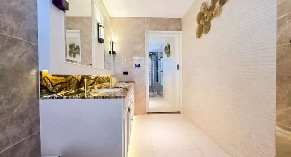 For sale 3 bedrooms house in Huay Yai, Pattaya