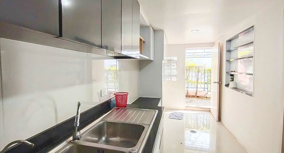 Casa adosada en venta de 3 habitaciones en East Pattaya, Pattaya