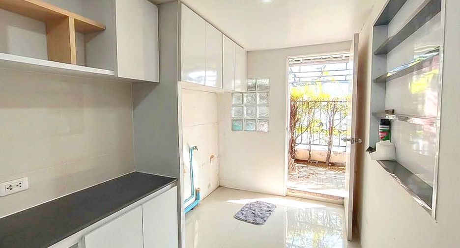 Casa adosada en venta de 3 habitaciones en East Pattaya, Pattaya
