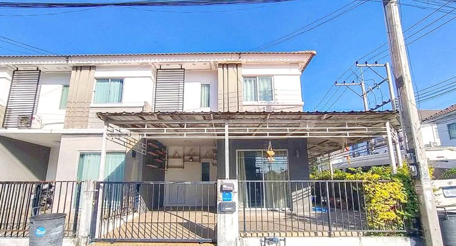 Casa adosada en venta de 3 habitaciones en East Pattaya, Pattaya