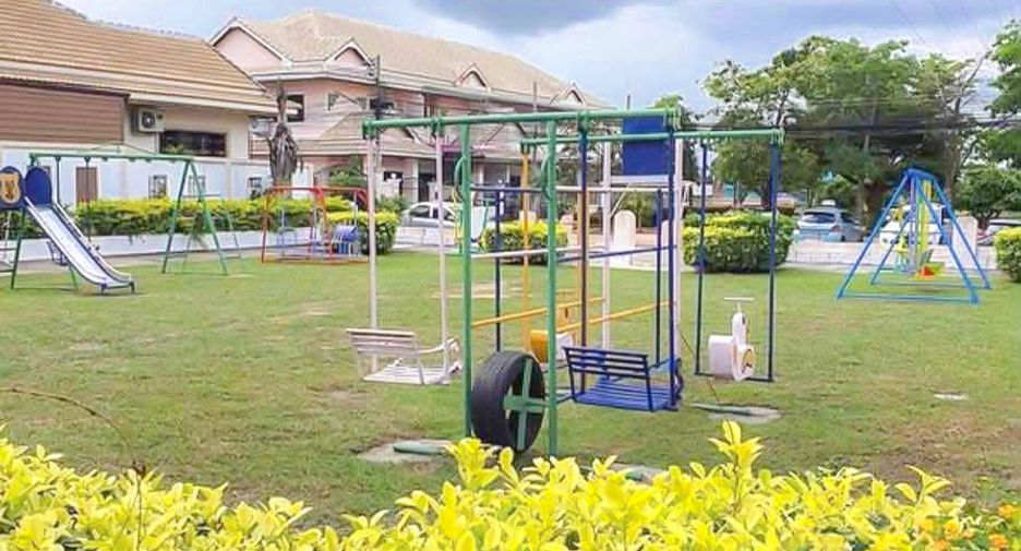 For rent 4 bedrooms house in East Pattaya, Pattaya