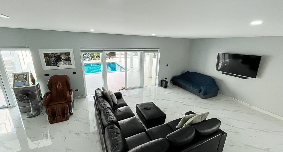 For sale 3 bedrooms house in East Pattaya, Pattaya