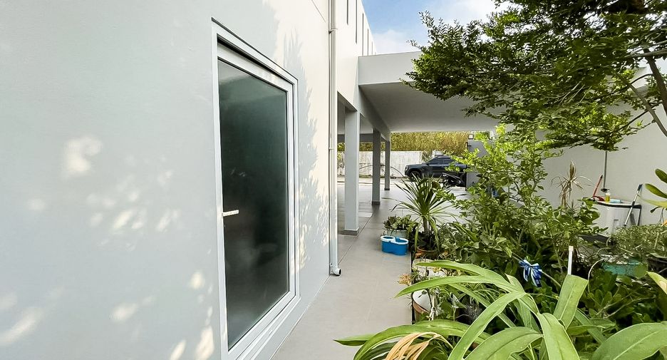 For sale 3 bedrooms house in East Pattaya, Pattaya