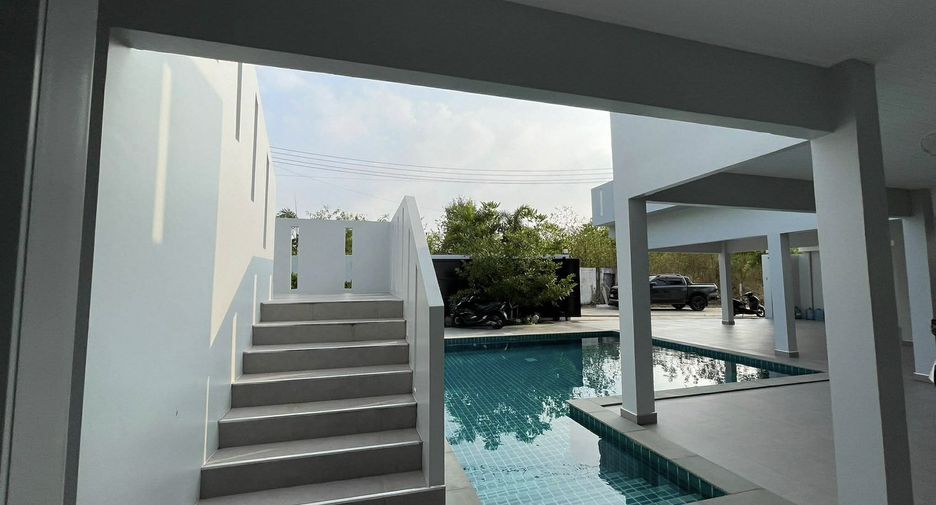 For sale 3 bedrooms house in East Pattaya, Pattaya
