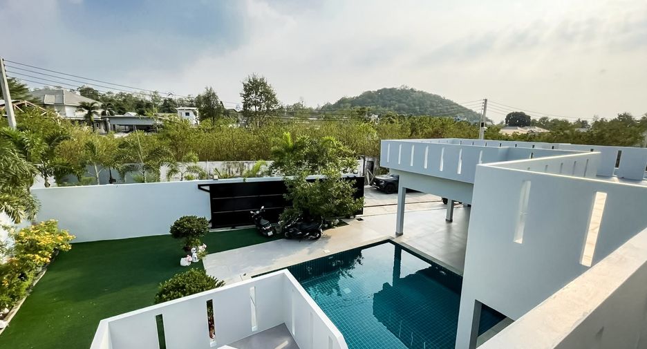 For sale 3 bedrooms house in East Pattaya, Pattaya
