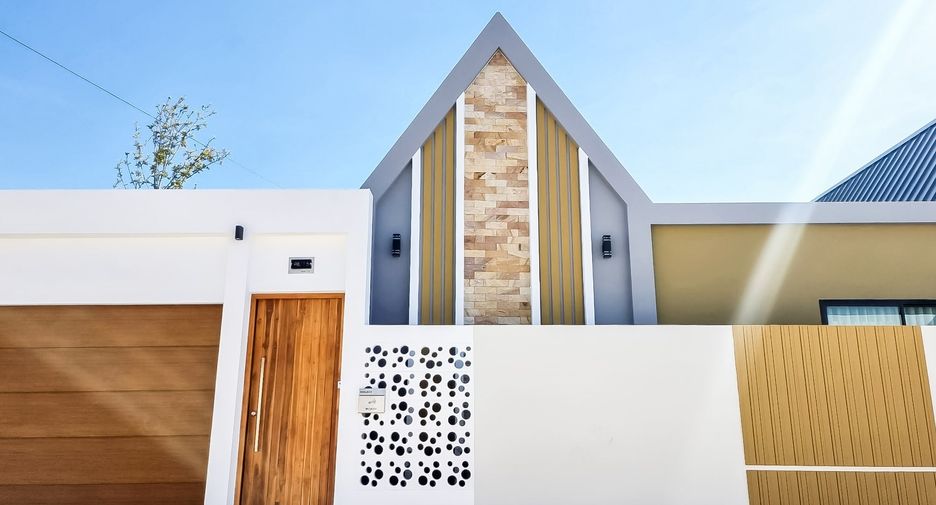 For sale 3 bedrooms house in East Pattaya, Pattaya