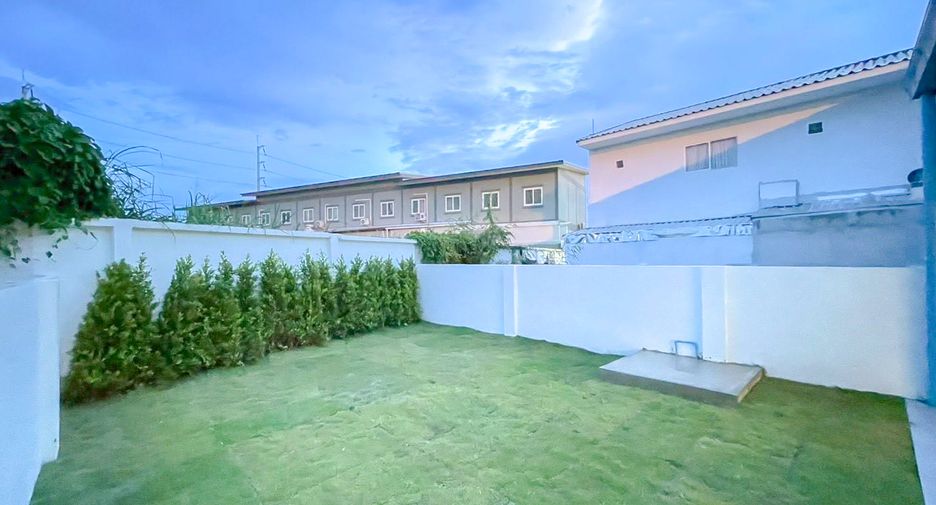 Casa adosada en venta de 3 habitaciones en East Pattaya, Pattaya