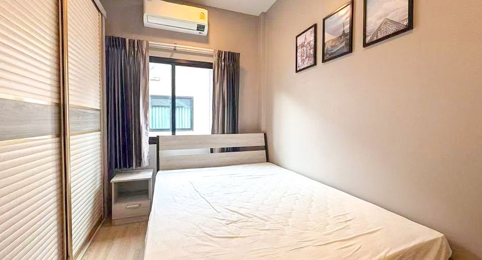 For sale 3 ベッドルーム townhouse in Sattahip, Chonburi