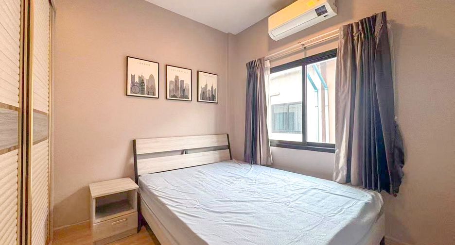 For sale 3 ベッドルーム townhouse in Sattahip, Chonburi
