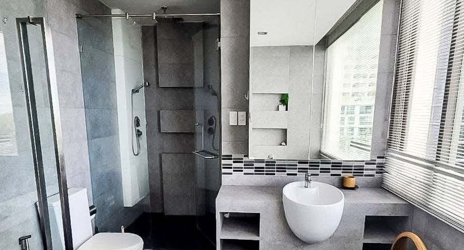 For rent 2 bedrooms condo in North Pattaya, Pattaya