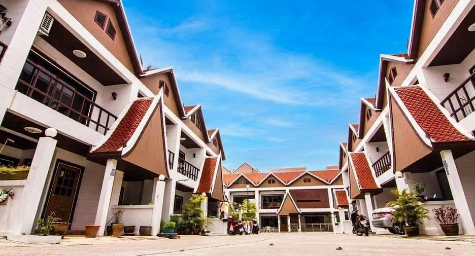 Reihenhaus zur Miete mit 4 Zimmer in Pratumnak, Pattaya