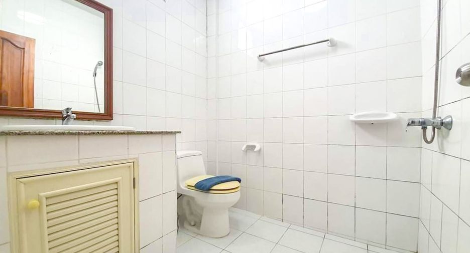 Reihenhaus zur Miete mit 4 Zimmer in Pratumnak, Pattaya