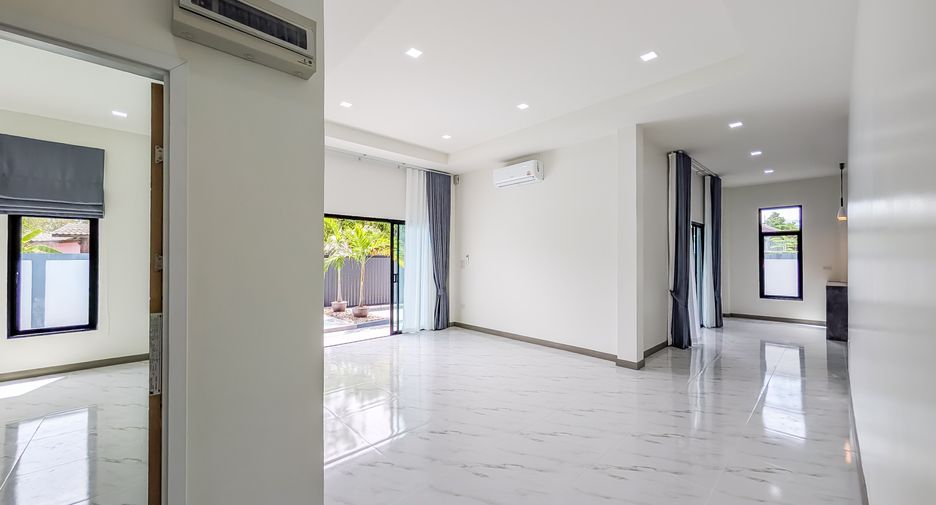For sale 3 bedrooms house in Huay Yai, Pattaya
