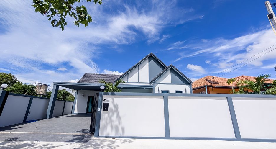 For sale 3 bedrooms house in Huay Yai, Pattaya