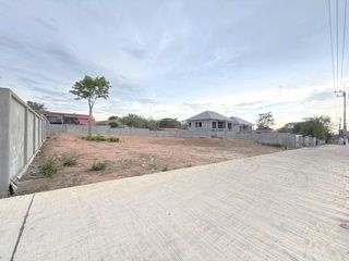 出售 土地 在 Bang Lamung, Chon Buri