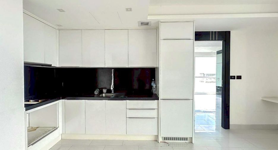 For sale 2 bedrooms condo in Pratumnak, Pattaya