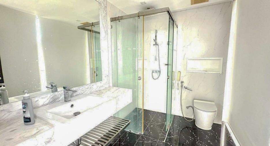 For sale 2 bedrooms condo in Pratumnak, Pattaya