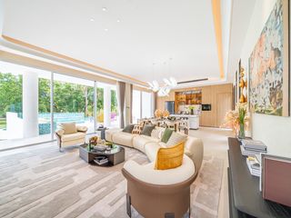 Casa en venta de 6 habitaciones en Bang Lamung, Chonburi