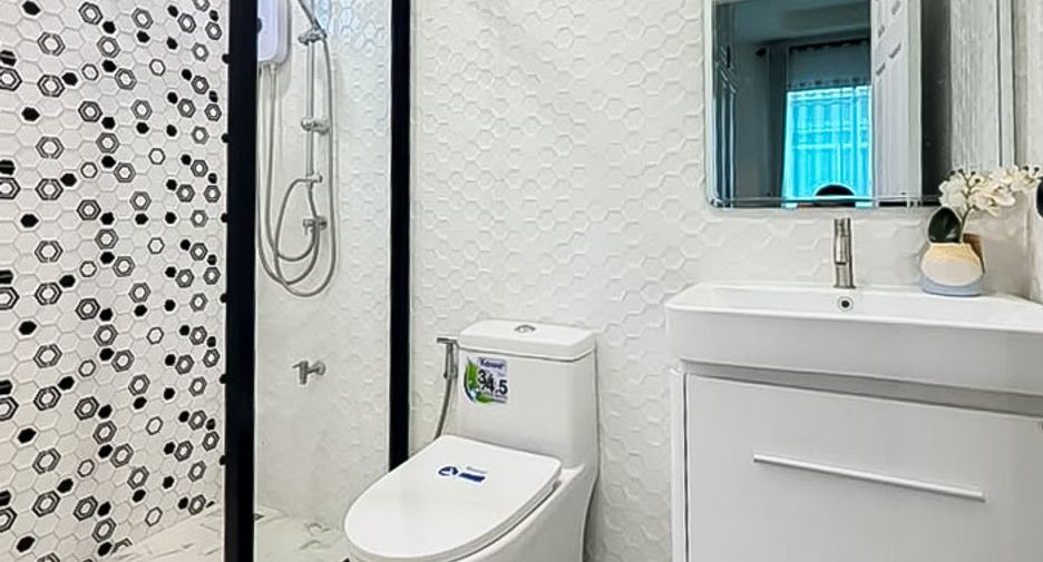 For sale 3 bedrooms house in East Pattaya, Pattaya
