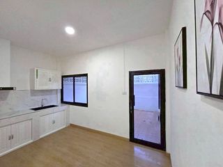 Reihenhaus zur Miete mit 2 Zimmer in Bang Lamung, Chonburi