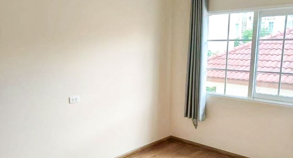 For sale 4 bedrooms townhouse in East Pattaya, Pattaya