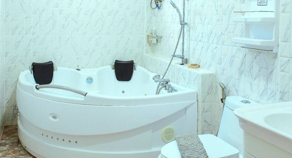 For rent 4 bedrooms house in East Pattaya, Pattaya