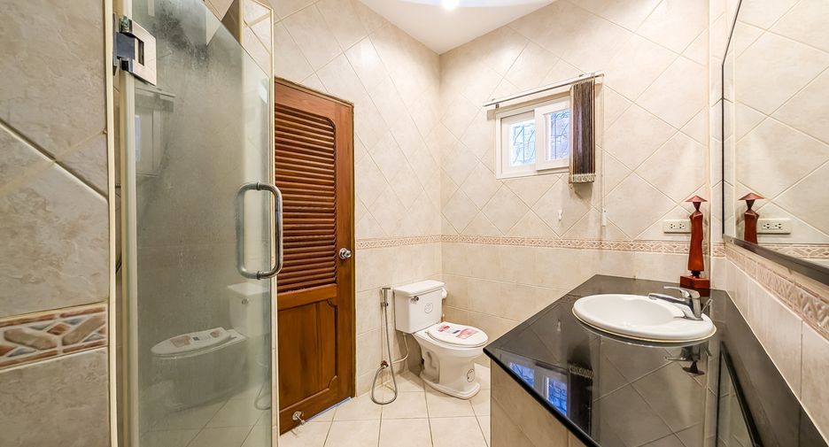 For sale 2 bedrooms house in East Pattaya, Pattaya