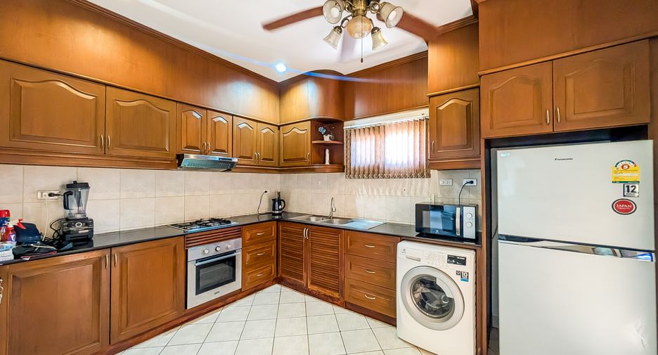 For sale 2 bedrooms house in East Pattaya, Pattaya
