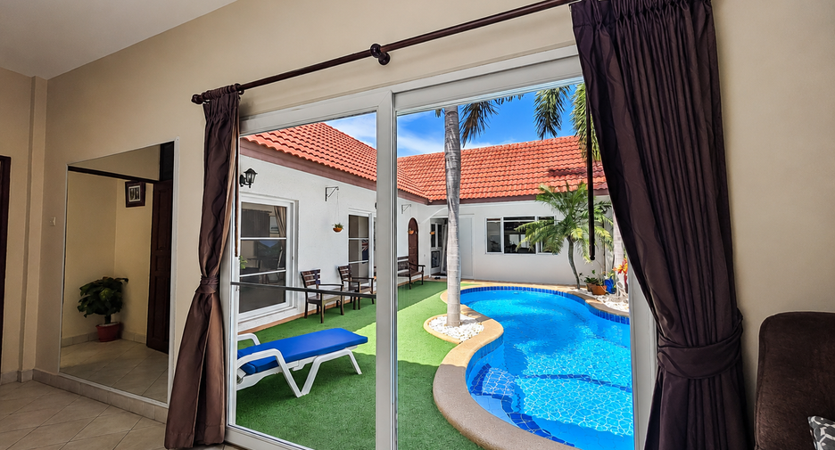 For sale 2 bedrooms house in East Pattaya, Pattaya