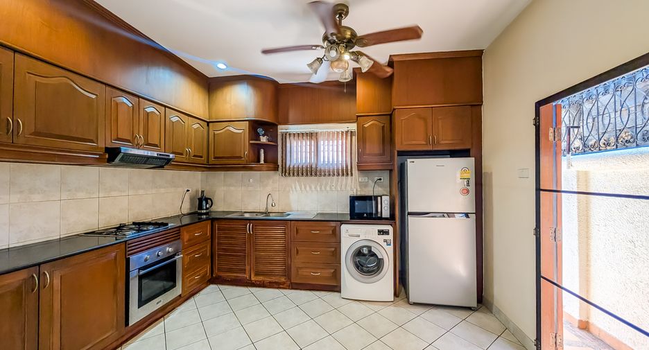 For sale 2 bedrooms house in East Pattaya, Pattaya