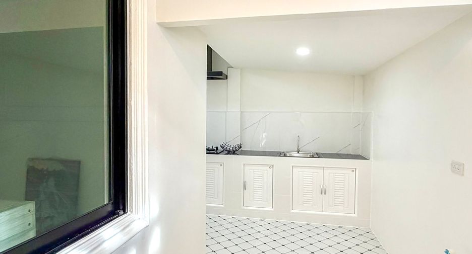 Casa adosada en venta de 2 habitaciones en East Pattaya, Pattaya