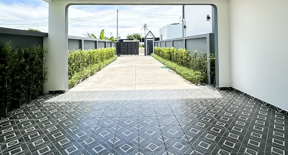 For sale 3 bedrooms house in East Pattaya, Pattaya