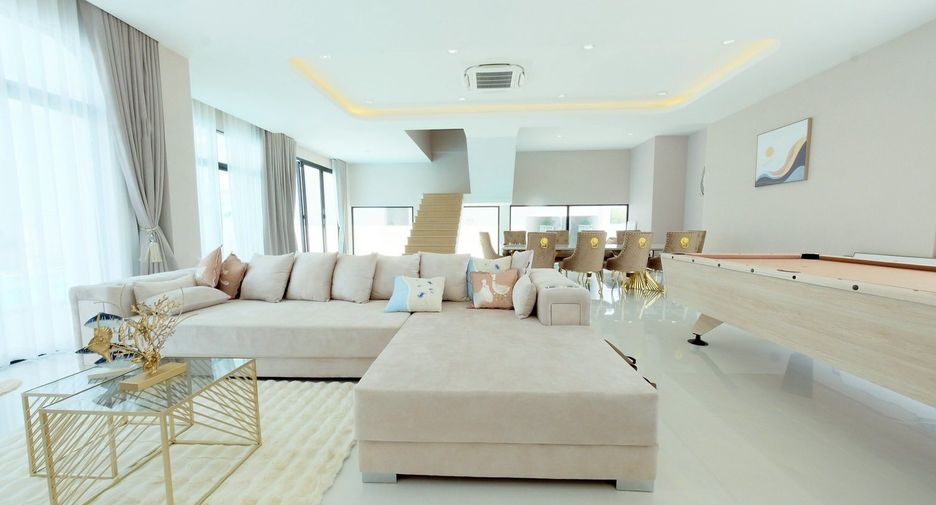 For sale 5 bedrooms house in Sattahip, Chonburi