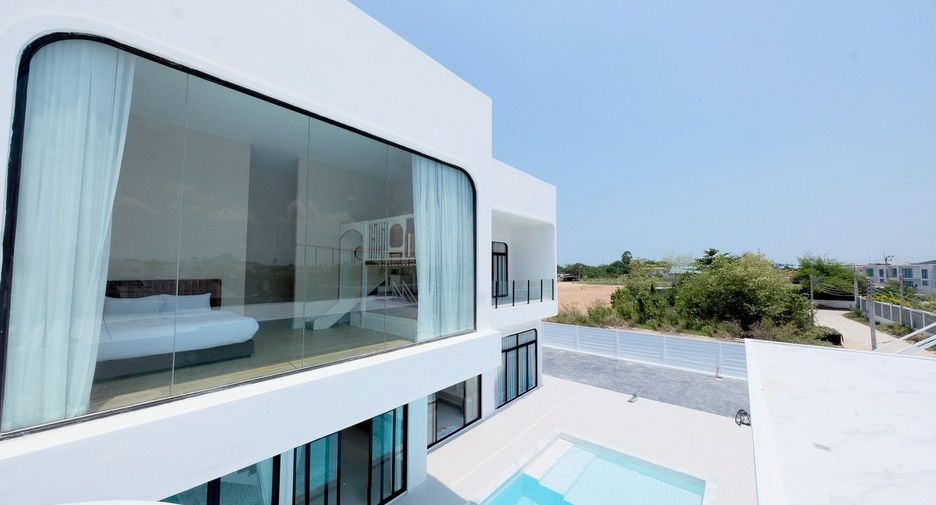 For sale 5 bedrooms house in Sattahip, Chonburi