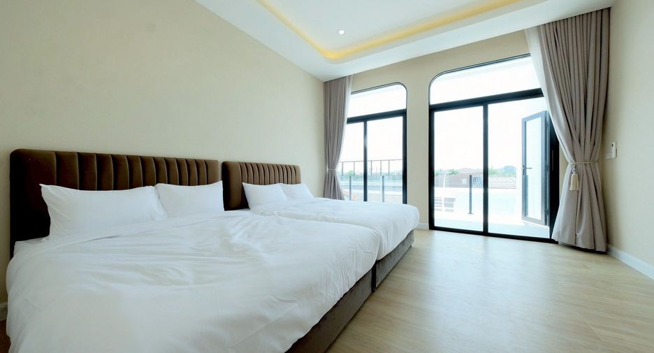 For sale 5 bedrooms house in Sattahip, Chonburi