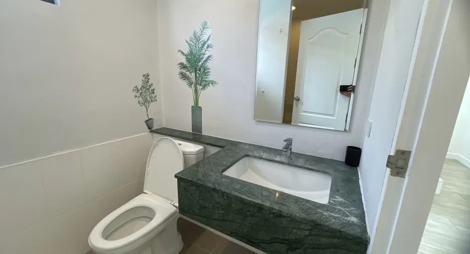 For rent 3 bedrooms townhouse in Thalang, Phuket