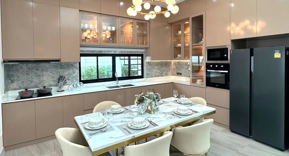 For sale 4 bedrooms house in East Pattaya, Pattaya