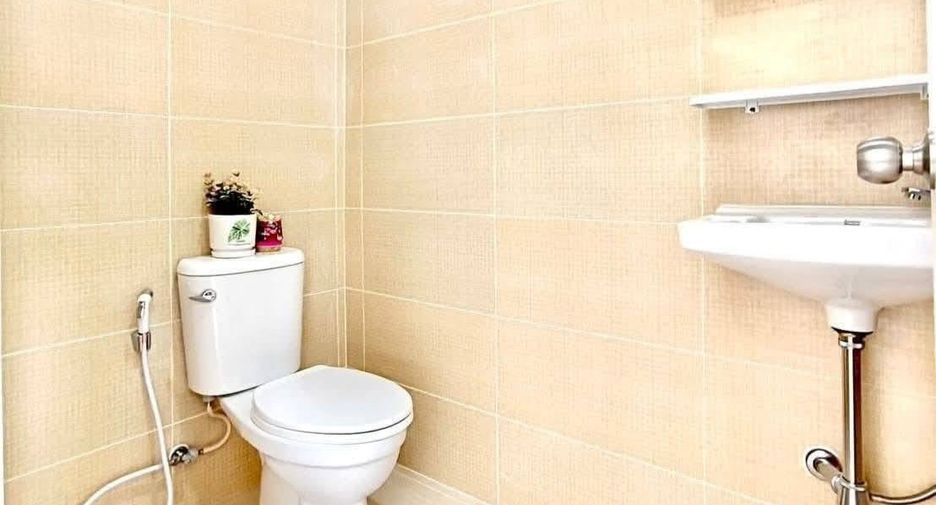 Casa adosada en venta de 2 habitaciones en East Pattaya, Pattaya