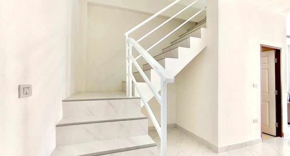 Casa adosada en venta de 2 habitaciones en East Pattaya, Pattaya