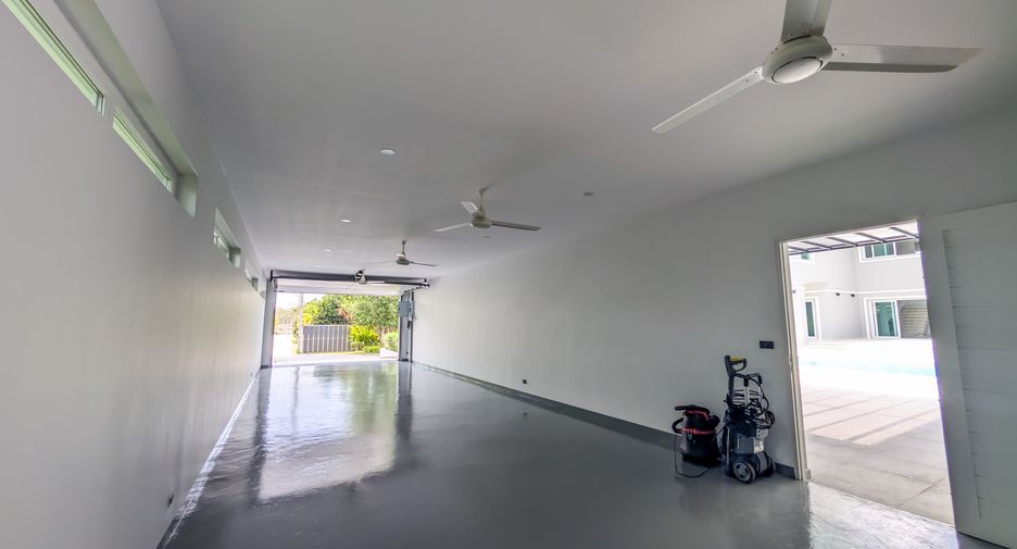For sale 6 ベッドルーム house in East Pattaya, Pattaya